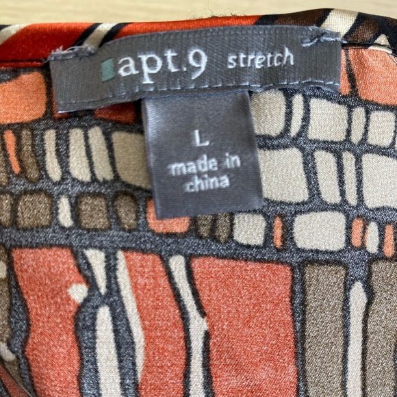Apt 9 Silky Geometric Top size Large - Picture 6 of 9